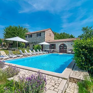  Villa Murva